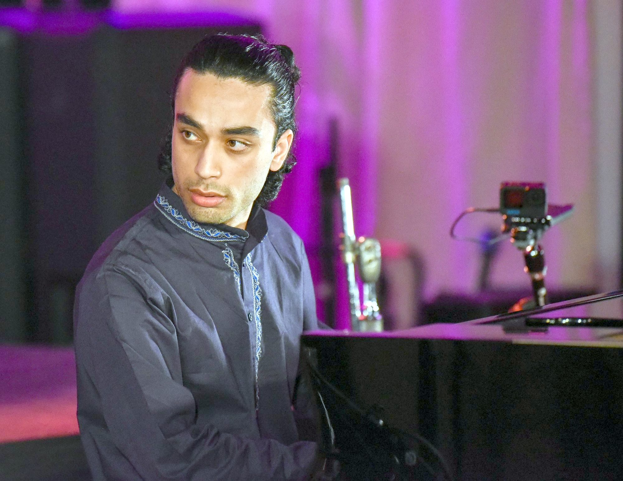 Elham Fanoos during a recital